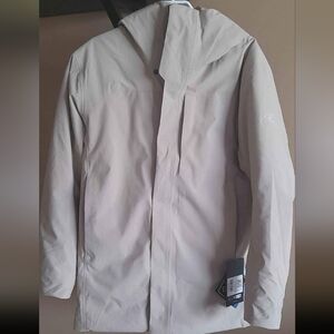 Arc'teryx mens parka (NEW)